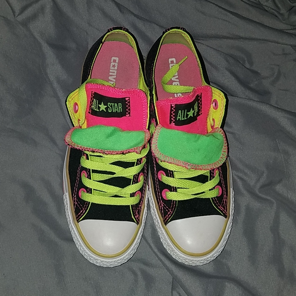 Black, neon and pink Converse